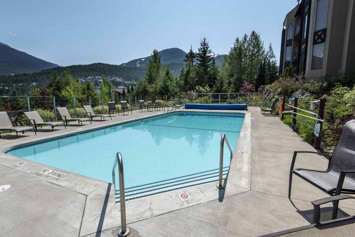 Ironwoods On Blueberry Hill By Whistler Blackcomb Vacation Rentals Luaran gambar