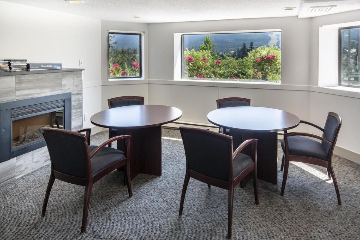 Ironwoods On Blueberry Hill By Whistler Blackcomb Vacation Rentals Luaran gambar