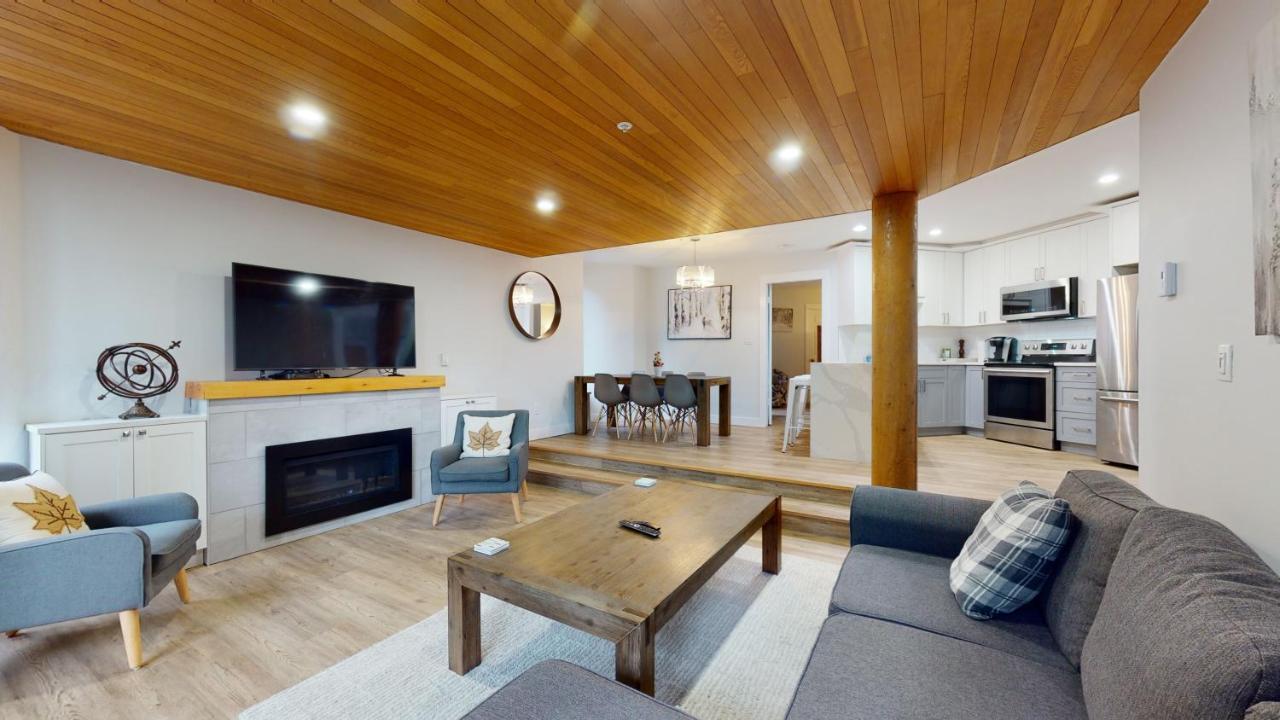 Ironwoods On Blueberry Hill By Whistler Blackcomb Vacation Rentals Luaran gambar