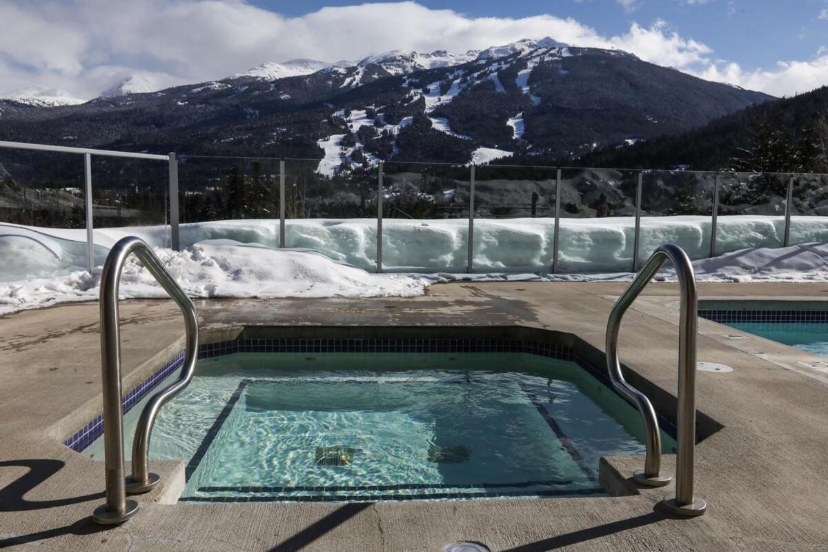 Ironwoods On Blueberry Hill By Whistler Blackcomb Vacation Rentals Luaran gambar