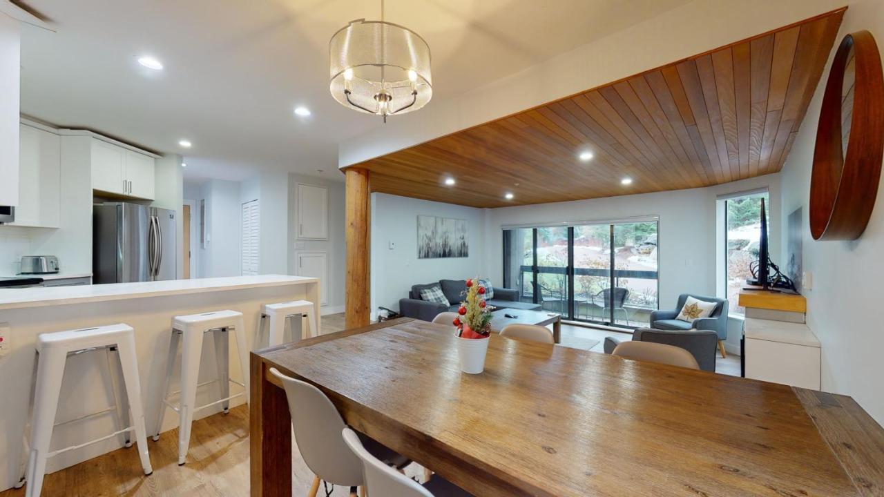 Ironwoods On Blueberry Hill By Whistler Blackcomb Vacation Rentals Luaran gambar