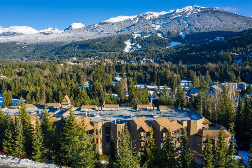 Ironwoods On Blueberry Hill By Whistler Blackcomb Vacation Rentals Luaran gambar